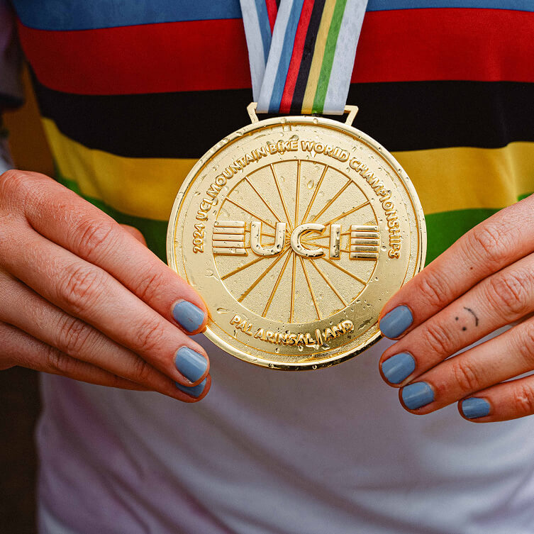 Vali Höll Goldmedaille