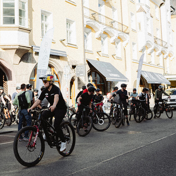 Vali Höll - Projekt mit Bikes