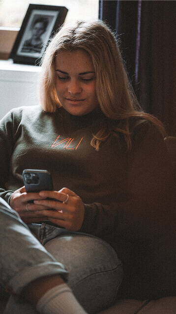 Vali Höll Merchandise Crew neck