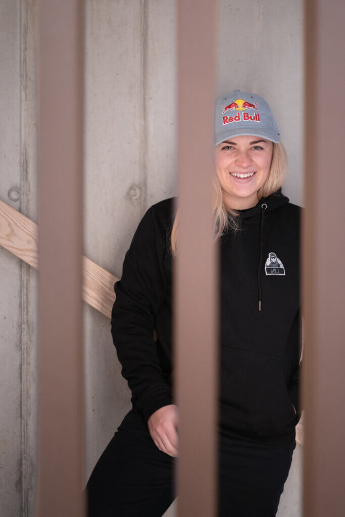 Merchandise - Hoodie